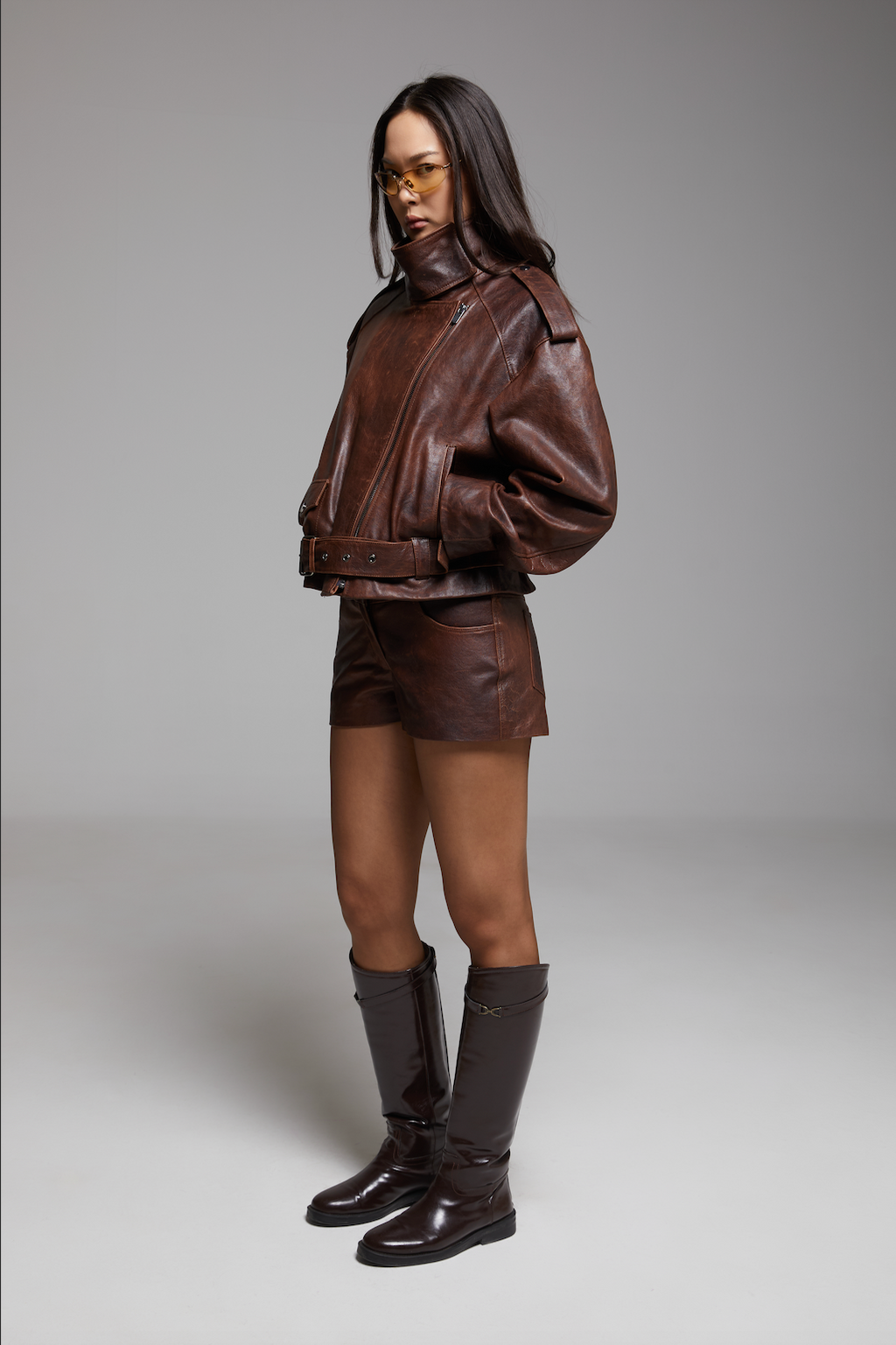 BIENBIE funnel neck Rondo jacket in dark fabric with a high collar and zipper front, stylish and warm outerwear.